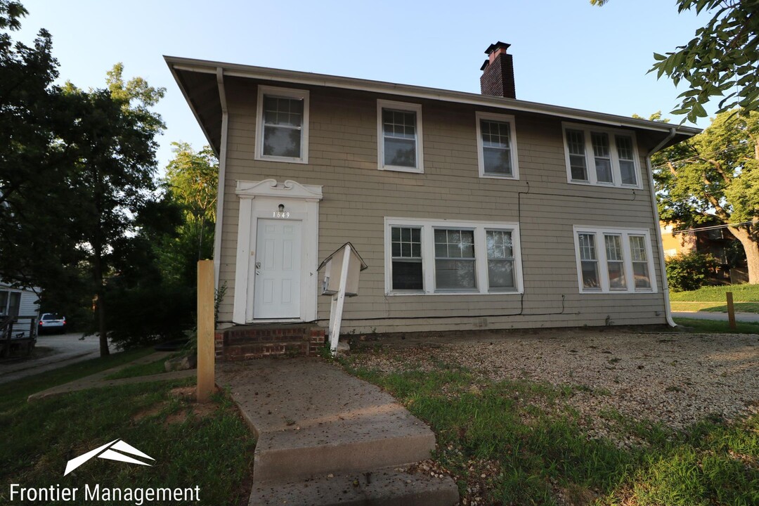 1649 Fairchild Ave in Manhattan, KS - Building Photo