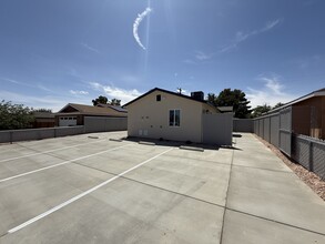 1133 W Mariposa Ave in Ridgecrest, CA - Building Photo - Building Photo