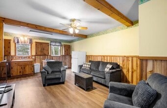 92 Colby St, Unit Unit c in Colebrook, NH - Foto de edificio - Building Photo