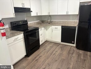 110B Red Cedar Ct in Mount Laurel, NJ - Building Photo - Building Photo