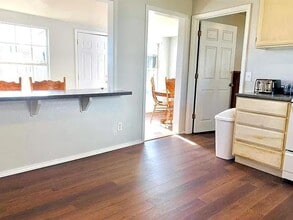 211 W Madison St in Crescent, OK - Building Photo - Building Photo