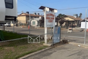 327 Beardsley Ave in Bakersfield, CA - Building Photo