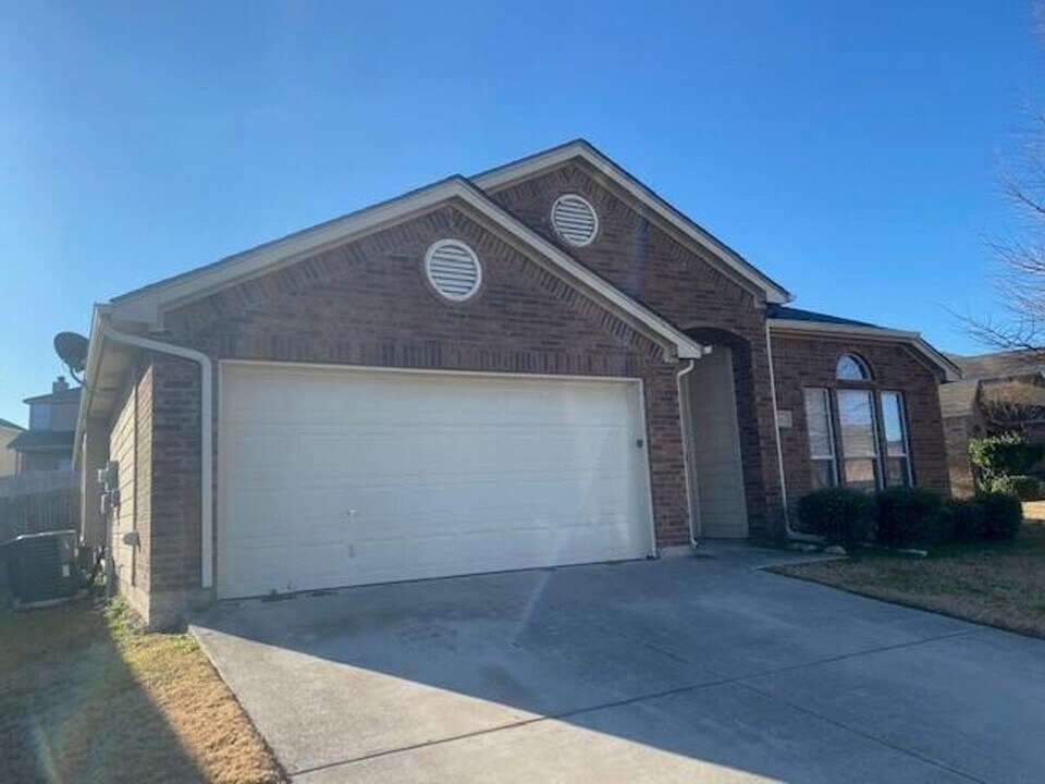 14212 Cedar Post Dr in Haslet, TX - Building Photo