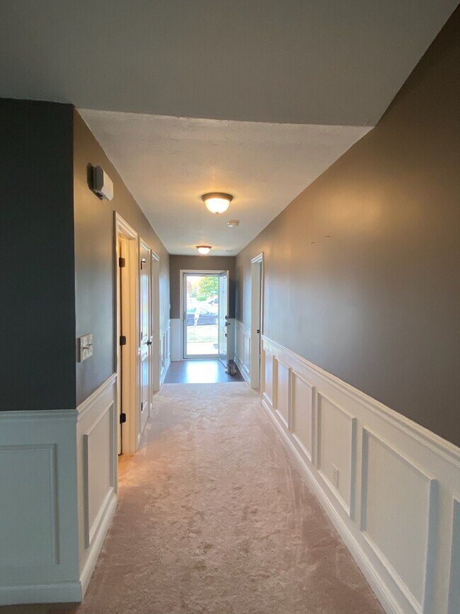 6750 Woodcrest Dr in Avon, IN - Building Photo - Building Photo