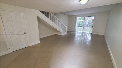 1611 Sorrento Dr in Weston, FL - Building Photo - Building Photo