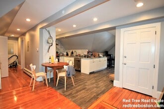 62 Mapleton St, Unit 3 in Boston, MA - Foto de edificio - Building Photo