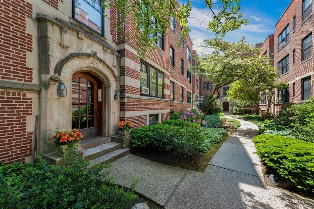 726 Hinman Ave in Evanston, IL - Building Photo