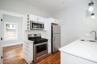 145 Chelsea St, Unit 1 in Boston, MA - Building Photo