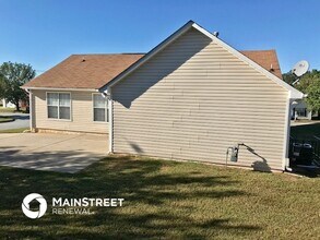10608 Pecan Ln in Jonesboro, GA - Building Photo - Building Photo