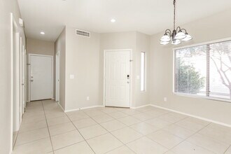 1750 W Union Hills Dr in Phoenix, AZ - Building Photo - Building Photo