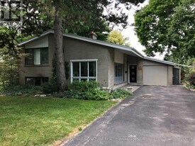 32 Greenland Rd in Toronto, ON - Building Photo