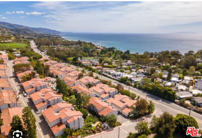 28296 Rey De Copas Ln in Malibu, CA - Building Photo - Building Photo