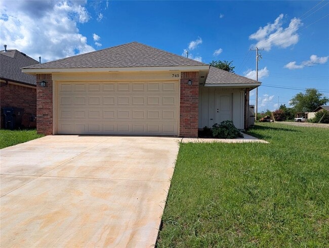 745 E Eubanks St in Oklahoma City, OK - Building Photo - Building Photo