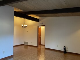 201 - 205 W Devonshire Ave in Hemet, CA - Building Photo