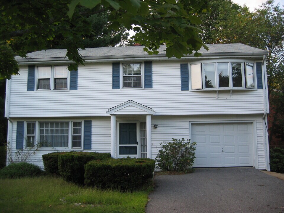 32 Fayette Rd in Bedford, MA - Building Photo