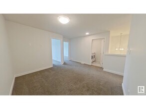 8070 Kiriak Link SW in Edmonton, AB - Building Photo - Building Photo