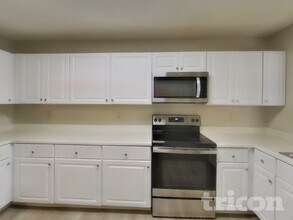 8230 Longhorn Ridge Dr in Converse, TX - Foto de edificio - Building Photo