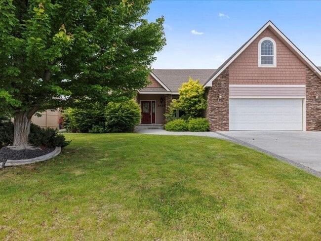 property at 2607 Stonecreek Dr