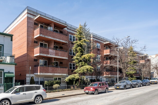 9718 Fort Hamilton Pky