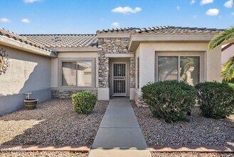 17703 N Escalante Ln, Unit 10917 in Surprise, AZ - Foto de edificio - Building Photo