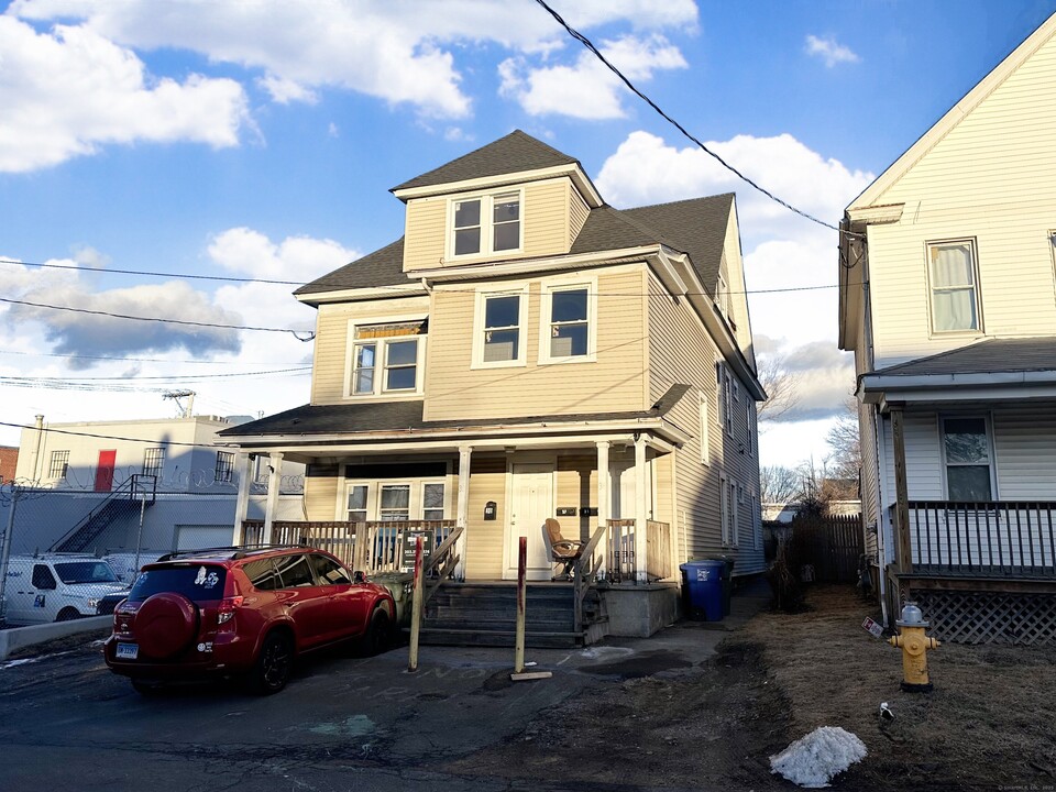 34 Wakeman St in Bridgeport, CT - Building Photo