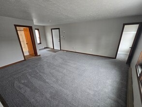 11 N Lake St, Unit 1 in Madison, OH - Building Photo - Building Photo