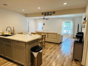 1212 16th Ave N in Texas City, TX - Building Photo - Building Photo