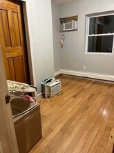 2732 12th St, Unit 3FL in Astoria, NY - Foto de edificio - Building Photo