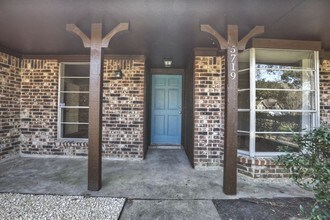 5719 Chrystell Ln in Houston, TX - Building Photo - Building Photo