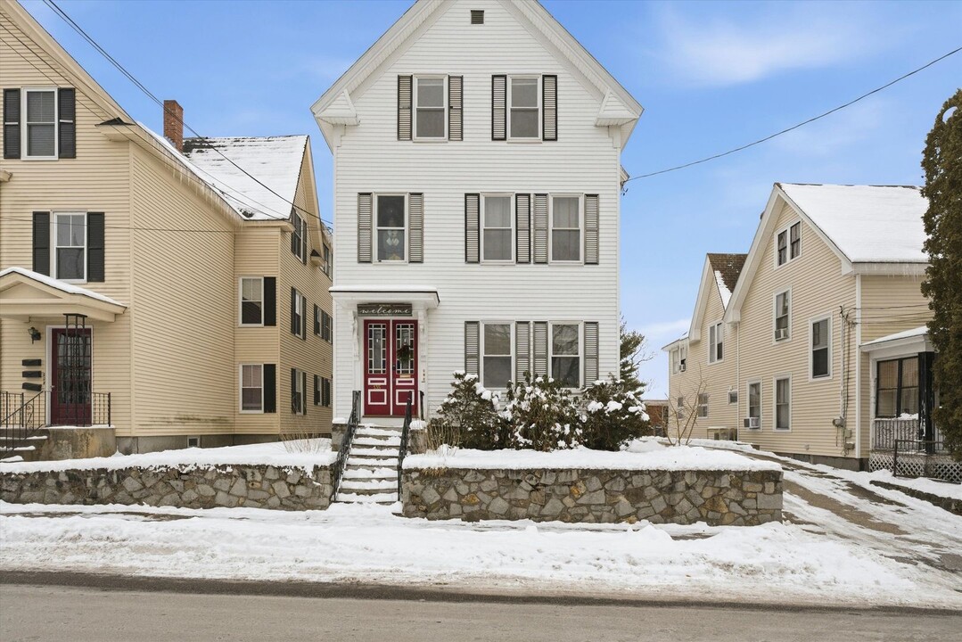 135 Sagamore St in Manchester, NH - Building Photo