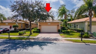 15313 Cortona Way in Naples, FL - Building Photo