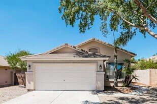 5752 E Garnet Ave in Mesa, AZ - Building Photo