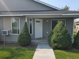 10748 Rd 4 NE in Moses Lake, WA - Building Photo