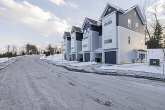 Amelia Village in Nashua, NH - Building Photo - Building Photo