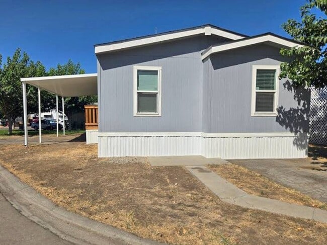 501 E Kinney St in Coalinga, CA - Building Photo - Building Photo