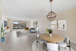 920 Dogwood Dr in Delray Beach, FL - Building Photo