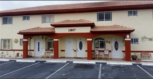 11017 W Okeechobee Rd, Unit 201