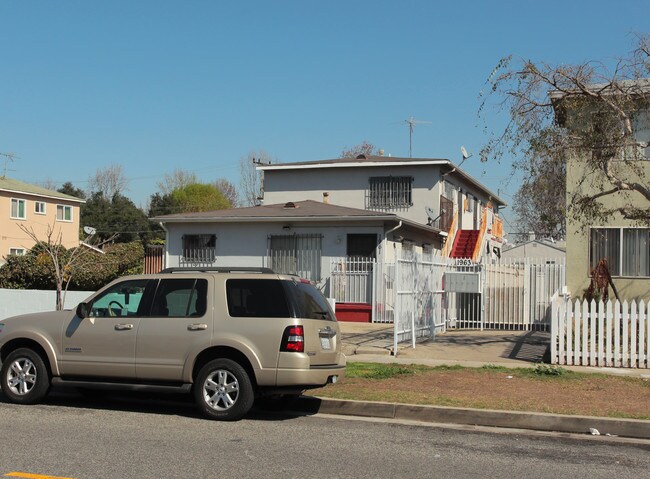 1961 17th St in Santa Monica, CA - Building Photo - Building Photo