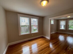 26 Ashland St, Unit 1 in Somerville, MA - Building Photo - Building Photo