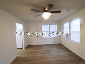 2108 W Memorial Dr in Muncie, IN - Foto de edificio - Building Photo