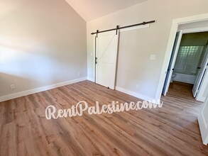 114 Private Rd 8835 in Palestine, TX - Building Photo - Building Photo