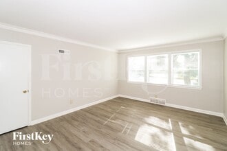 1094 E Shelby Dr in Memphis, TN - Building Photo - Building Photo