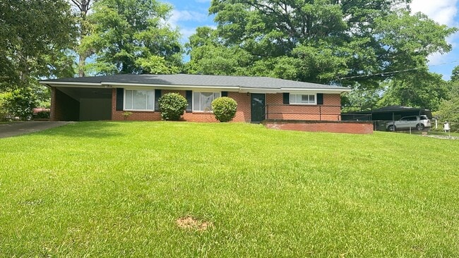 property at 1201 N 8th Ave
