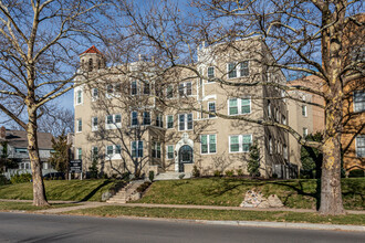 West Plaza Apartments in Kansas City, MO - Building Photo - Building Photo