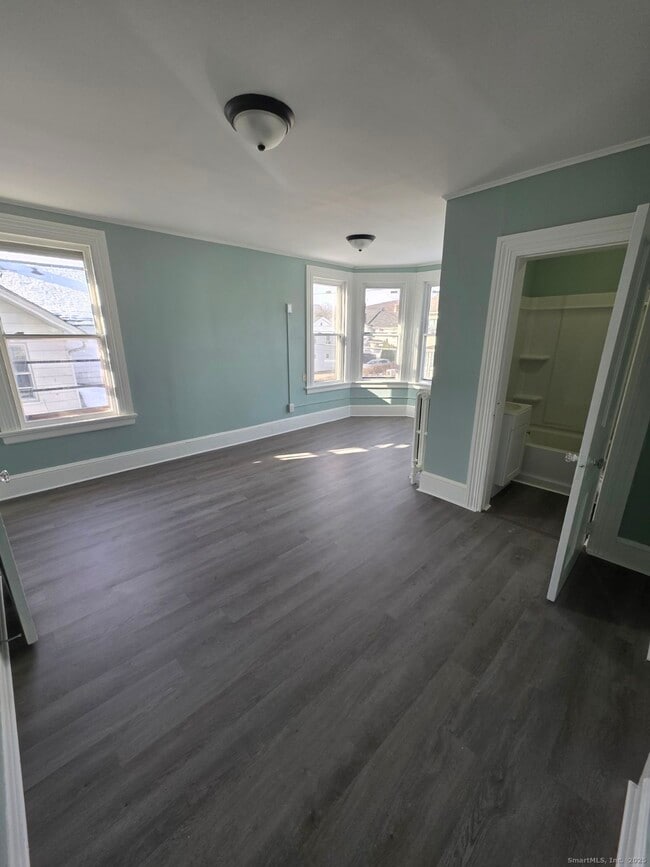 21 Pearl St in Torrington, CT - Foto de edificio - Building Photo