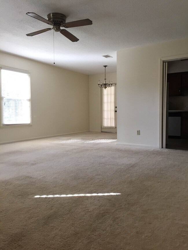 47 Somerset Townhouse in Statesboro, GA - Building Photo - Building Photo