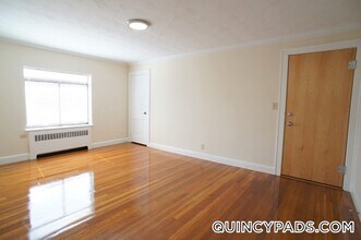 425 Newport Ave in Quincy, MA - Building Photo - Building Photo