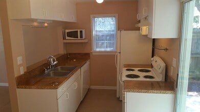 1000 Pineview Blvd in Fort Walton Beach, FL - Building Photo - Building Photo