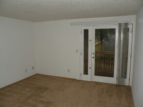 15177 SW Barcelona Way in Beaverton, OR - Building Photo - Building Photo
