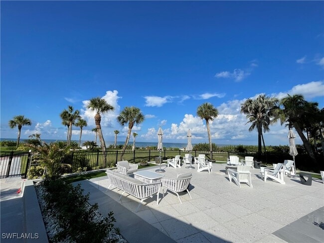 property at 4041 Gulf Shore Blvd N